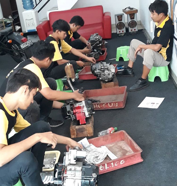 rekomendasi tempat kursus mekanik motor