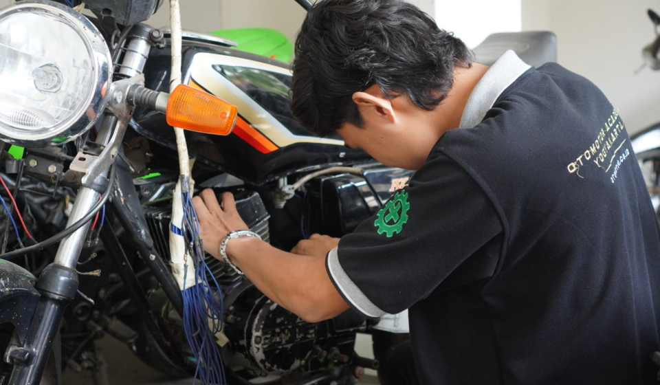 paket advance kursus motor